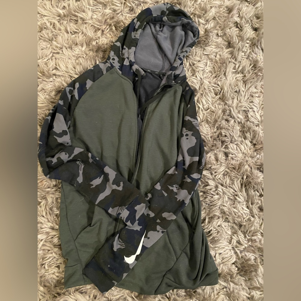 nike sweatshirt